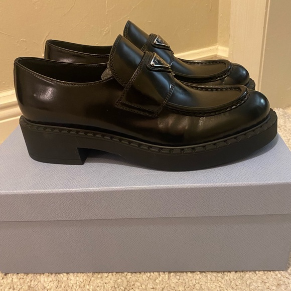 Prada Calzature Donna Black Leather Loafers - Picture 3 of 10